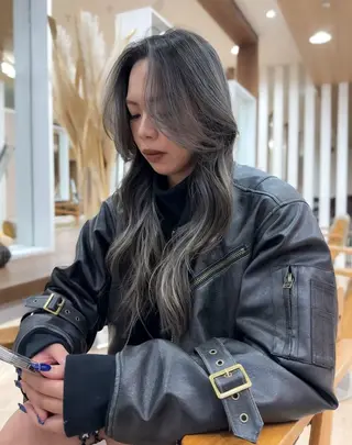 ロング カラー SHOJI LISAのヘアスタイル