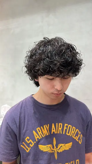 パーマ メンズ fifth 安次富　泰雅のヘアスタイル