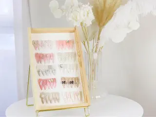 ネイル Amira アイラッシュのマツエク・マツパデザイン