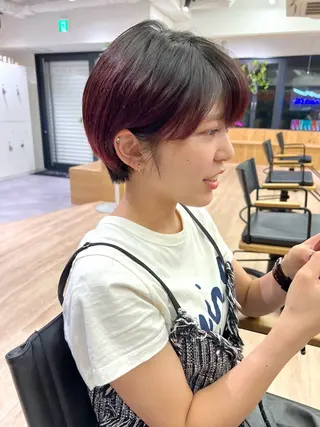 ショート カラー 田中 愛梨のヘアスタイル