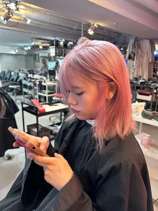 カラー RiA/髪質改善/ レイヤーカットのヘアスタイル