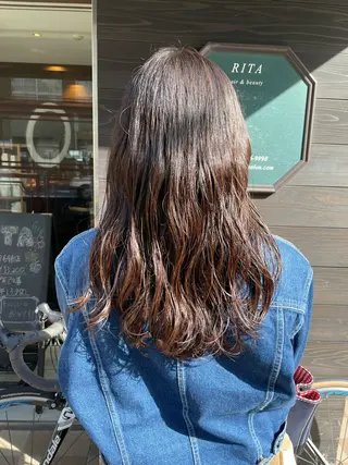 ロング パーマ おくだ　りお /ハイトーンカラーのヘアスタイル