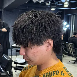 ミディアム パーマ メンズ 難波/メンズウルフ・ フェザーパーマ鶴田文のヘアスタイル