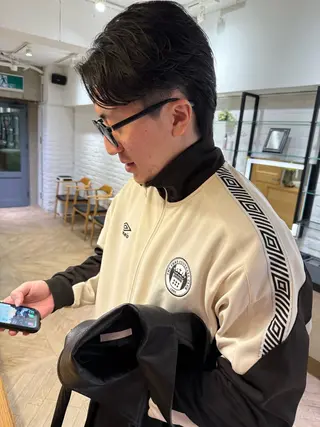 ミディアム メンズ センターパート 田形清流のヘアスタイル