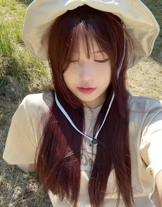 カラー 透けるやわらか艶髪♡ ナチュラルストレートのヘアスタイル