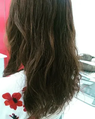 パーマ セミロング 仲村 友孝のヘアスタイル