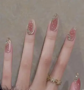 ネイル 高木 維麗絲のネイルデザイン