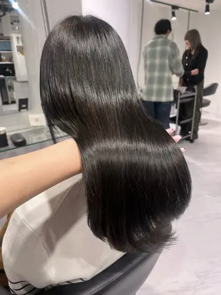 ロング カラー 🫧うる艶トレンド 🫧透明感カラーのヘアスタイル