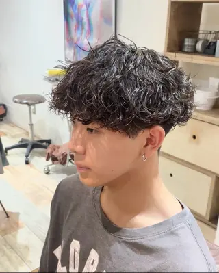 メンズ 波巻きスパイラル/ メンズパーマ/ゆうひのヘアスタイル