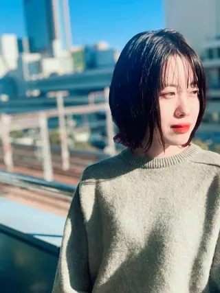 ミディアム カラー ヤノ ナオミのヘアスタイル