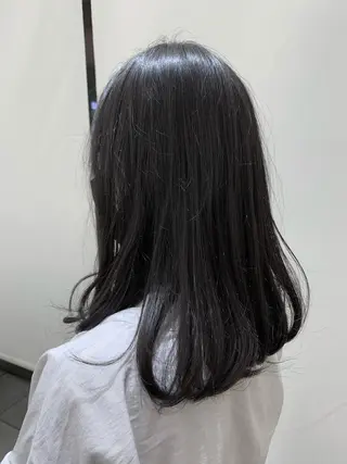 セミロング 塩谷 雪花のヘアスタイル