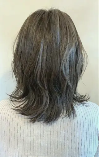 ミディアム カラー 【大宮】デザイナー Anne 諳 アンのヘアスタイル