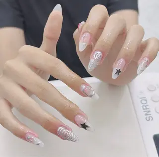 ネイル ヒナネイルサロン所属・Hina ネイルサロンのネイルデザイン