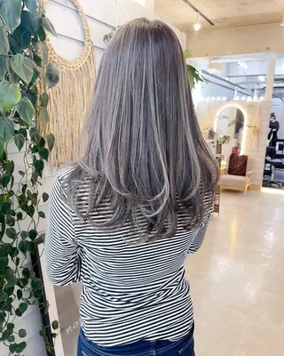セミロング カラー AiM 大名　似合わせカットのヘアスタイル