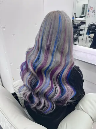 ロング 三尾 樺緒のヘアスタイル