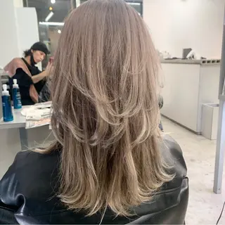 セミロング カラー ヘアアレンジ ハイトーン/美髪矯正 🍃大江拓実のヘアスタイル