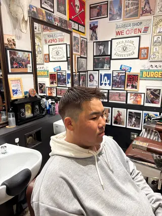 ショート カラー メンズ CribHoodbarbershop所属・白井 昇太のヘアスタイル