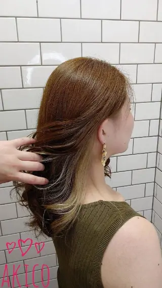 セミロング カラー LUXBE GALLERY なんば駅前店所属・ラックスビーギャラリ ー AKICOのヘアスタイル