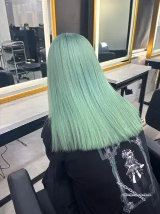 カラー Ria OSAKA所属・Assistant MOEのヘアスタイル