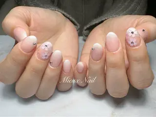 ネイル 市川 麻衣子のネイルデザイン