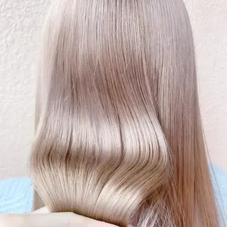 セミロング カラー KAJI MANAMIのヘアスタイル