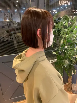 ショート カラー Aube Hair McQueen所属・クリハラ シュウのヘアスタイル
