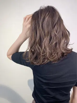 ミディアム 渋谷/ハッシュ レイヤーカット/会田のヘアスタイル