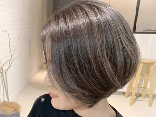 ショート カラー EMANON天神所属・Hitomi Ezakiのヘアスタイル