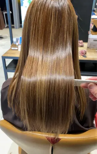 セミロング EARTH青葉台所属・EARTH青葉台店 店長のヘアスタイル