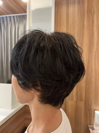ショート 村中 逸紀のヘアスタイル