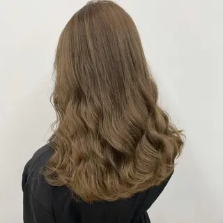 ロング 🫧トレンド艶髪🫧 グレージュカラー🫧のヘアスタイル