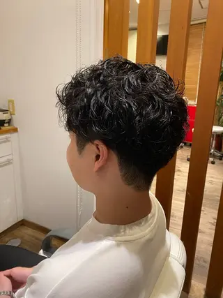 ショート パーマ メンズ 友永 風歌のヘアスタイル