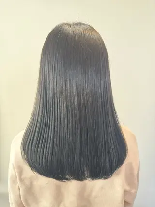 セミロング MOND / PINのヘアスタイル