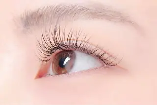 マツエク・マツパ 椿森 美瑠紅の眉毛・アイブロウイメージ