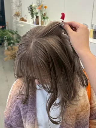 カラー 🌷花屋併設🌷 岡本明日実のヘアスタイル