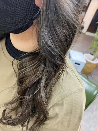 ロング カラー 永沼 真依のヘアスタイル