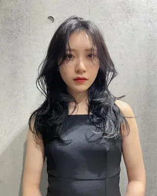 ミディアム レイヤー/ブリーチ ♥️【木坂 桃歌】のヘアスタイル