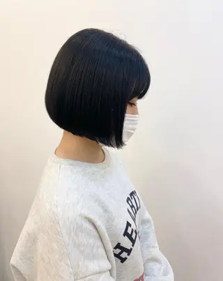 ショート カラー 林 瑠夏のヘアスタイル