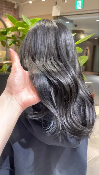 ロング カラー 大人上品な ハイライト🪄イワヤのヘアスタイル