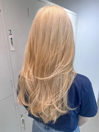 ロング カラー 艶ハイトーン‪‪🔆 ️️️安座間 希のヘアスタイル