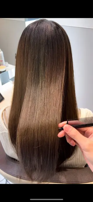 ロング カラー TOMOYAレイヤー ブリーチ縮毛矯正のヘアスタイル