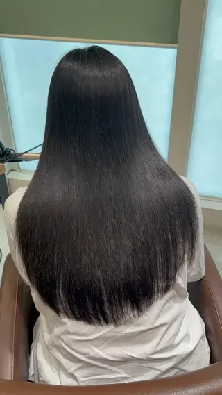 ロング 春日井/透明感カラー 大人カラー／高木琉菜のヘアスタイル
