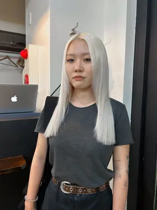 ロング カラー ハイトーンカラー ⭐️NAZUNAのヘアスタイル