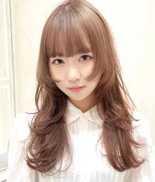 ロング 大阪ウルフカット 🐺デザインカラーのヘアスタイル