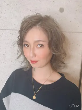ミディアム カラー 福森 みずきのヘアスタイル