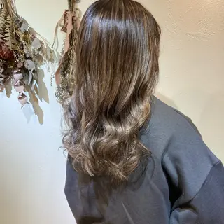 ロング カラー NEWI 京橋 京橋【tomomi】のヘアスタイル