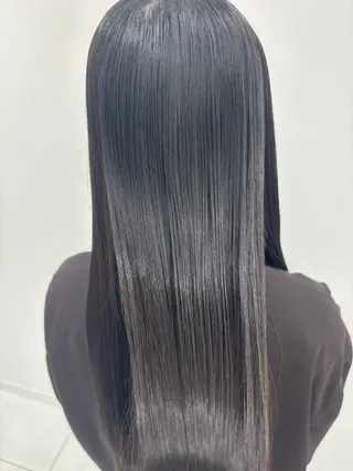 ロング 艶髪ストレート🧚 尾崎 晴香のヘアスタイル
