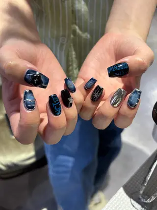 ネイル 🪐富島彩夏 /海外nail🪐のネイルデザイン