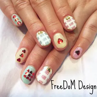 ネイル ＦreeDoＭ   Design所属・W KUMIのネイルデザイン