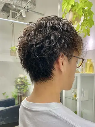 メンズ パーマ ﾒﾝｽﾞ＆ｼｮｰﾄ LEA山村真史のヘアスタイル